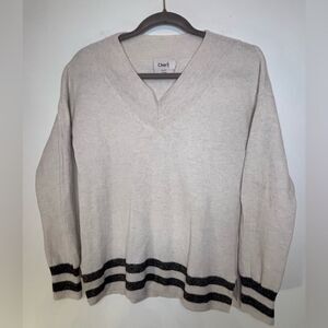 Charli EUC cream/gray metallic striped hem v neck sweater Size XS